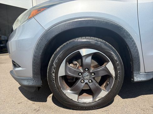 Used 2018 Honda HR-V EX image 10