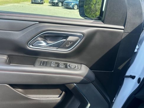 Used 2021 Chevrolet Tahoe RST w/ Luxury Package AWD/4WD image 12