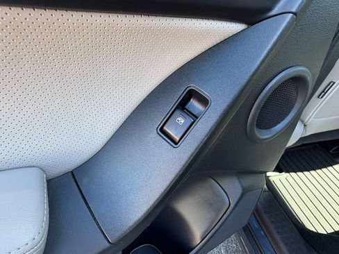 Used 2016 Subaru Forester 2.5i Touring w/ Eyesight & Navigation System AWD/4WD image 15