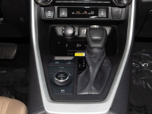 Used 2024 Toyota RAV4 XLE image 26