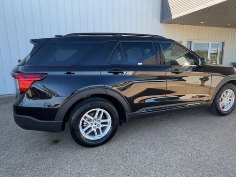Used 2026 Ford Explorer Active w/ Active Comfort Package RWD image 8