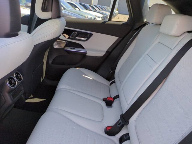 Used 2026 Mercedes-Benz GLC 300 image 14