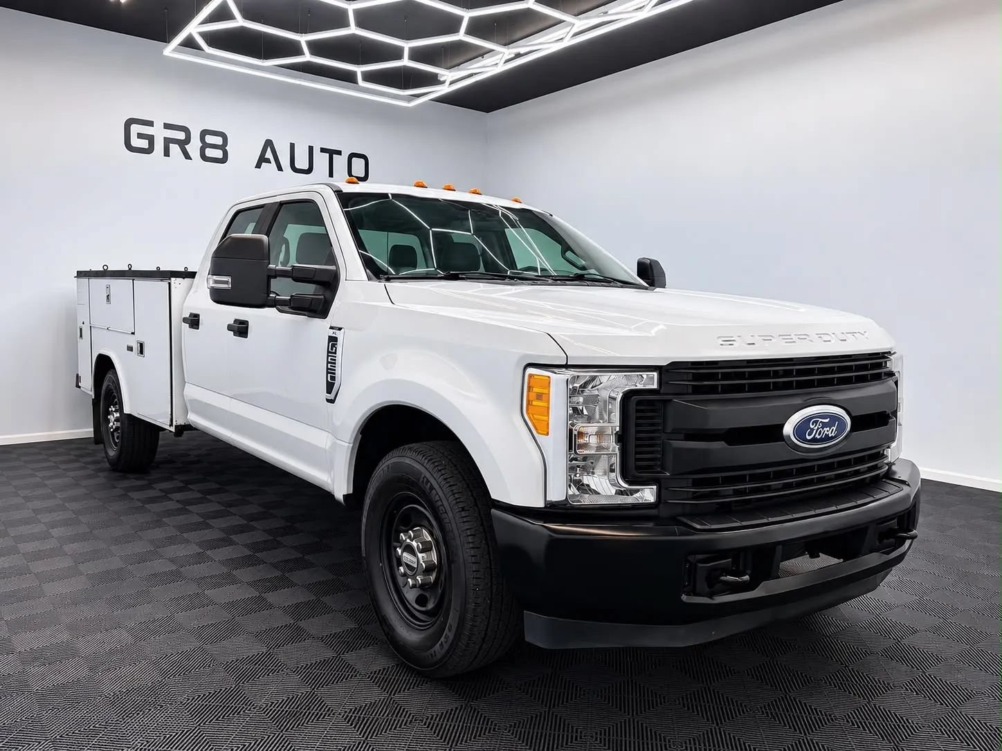 Used 2017 Ford F250 XL w/ Power Equipment Group RWD image 1