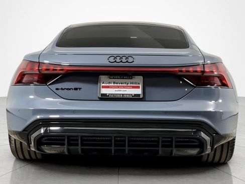 Used 2024 Audi e-tron GT Prestige image 4