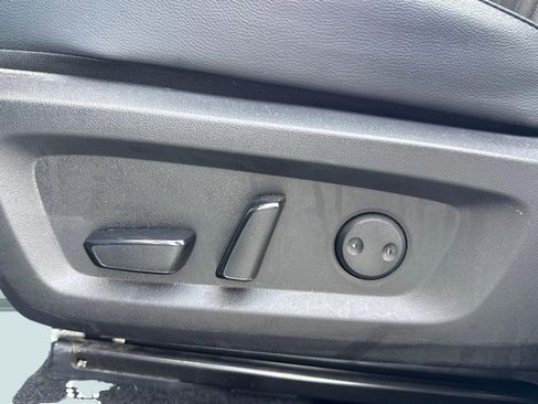 Used 2025 Mitsubishi Outlander SEL image 13