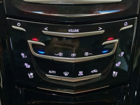 Used 2019 Cadillac Escalade ESV Luxury RWD image 10
