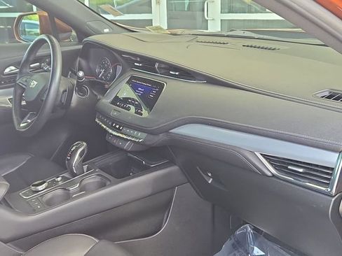 Used 2019 Cadillac XT4 Premium Luxury w/ Technology Package FWD image 29