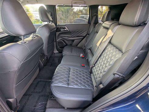 Used 2024 Mitsubishi Outlander SEL image 15