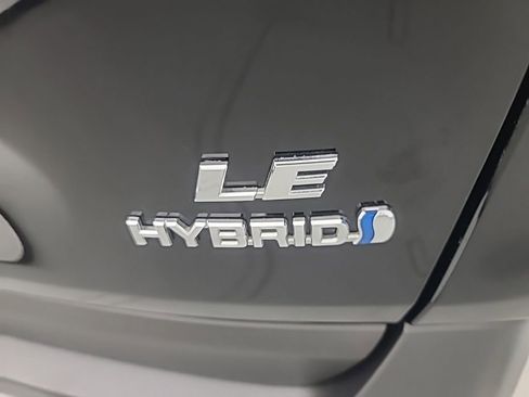 Used 2019 Toyota RAV4 LE w/ Carpet Mat Package AWD/4WD image 11