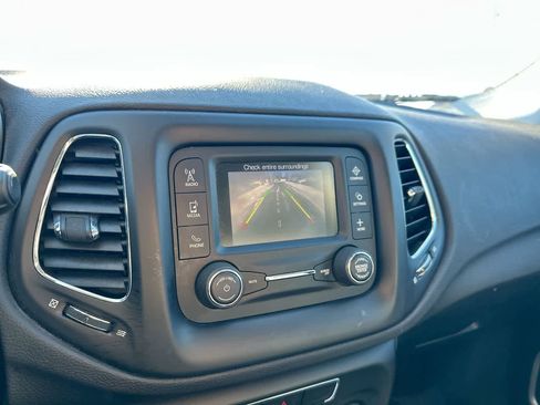 Used 2018 Jeep Compass Latitude w/ Cold Weather Group image 31