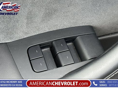 Used 2025 Tesla Model Y Long Range RWD image 12