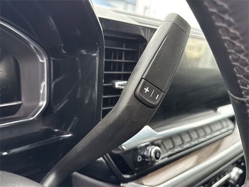 Used 2025 GMC Sierra 1500 Elevation image 13