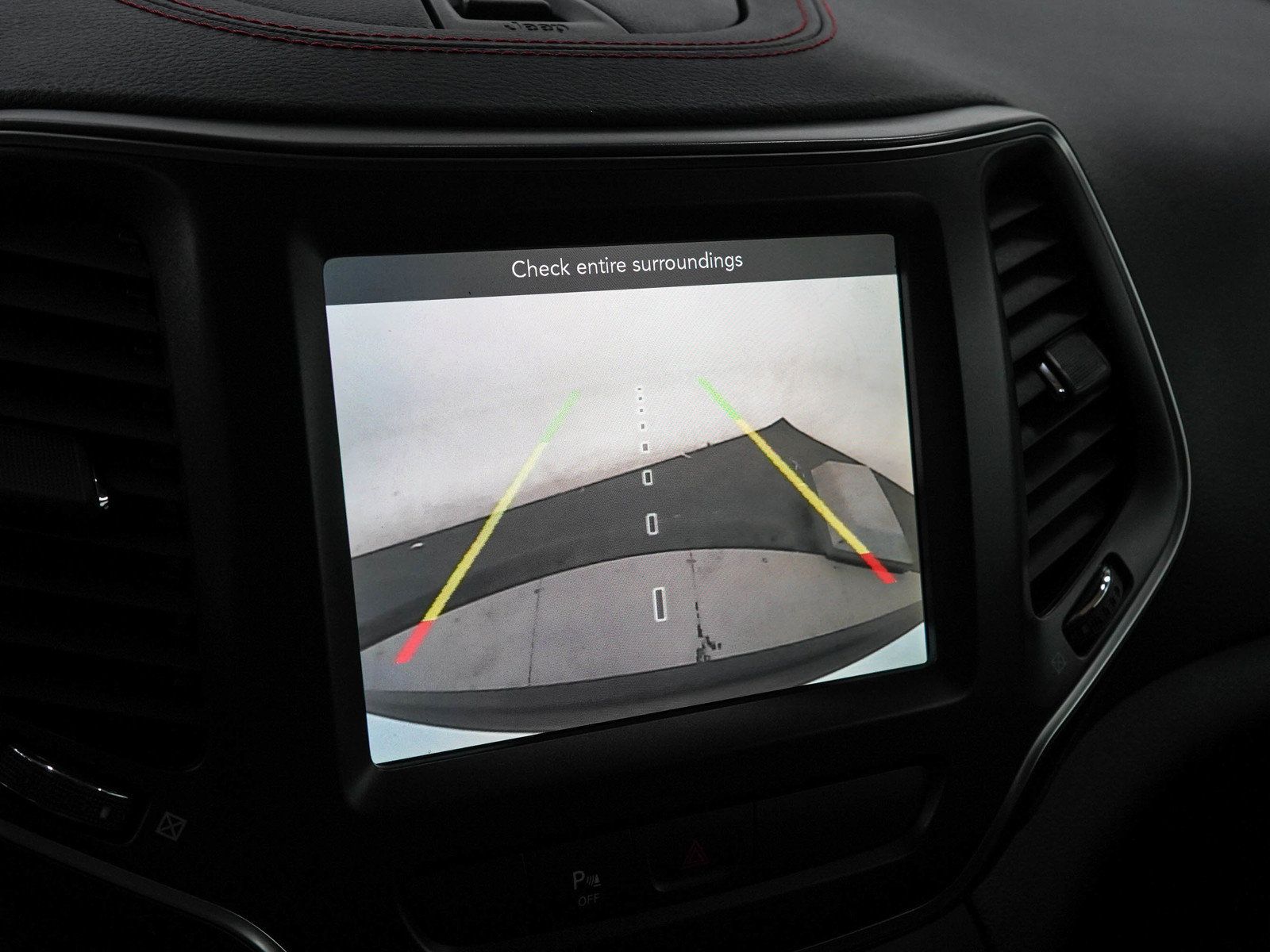 Used 2019 Jeep Cherokee Trailhawk w/ Cold Weather Group AWD/4WD image 21