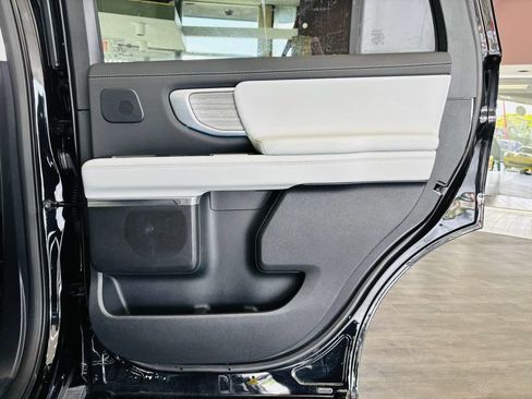 Used 2025 Ford Expedition Platinum w/ Driver's Package AWD/4WD image 42