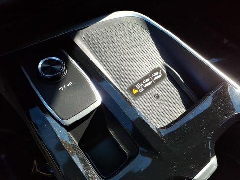 Used 2025 Buick Enclave Sport Touring image 19