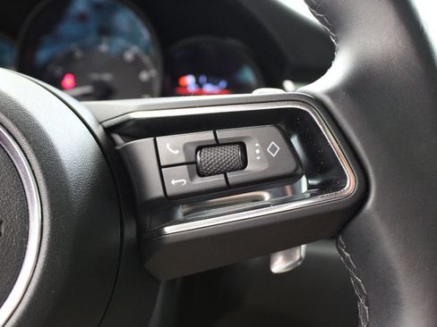 Certified 2023 Porsche Macan AWD/4WD image 33