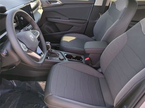 New 2026 Volkswagen Taos SE image 15