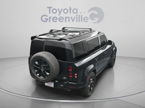 Used 2023 Land Rover Defender 110 X-Dynamic SE AWD/4WD image 17
