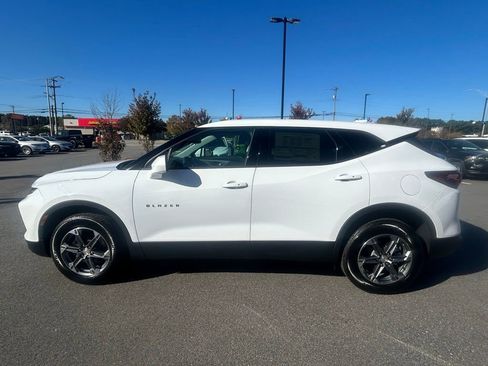 New 2025 Chevrolet Blazer LT FWD image 10