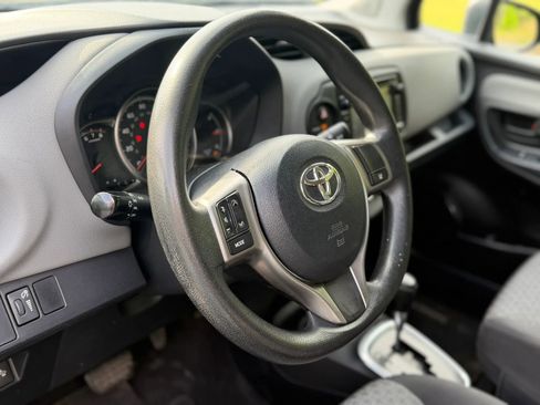 Used 2017 Toyota Yaris L FWD image 10