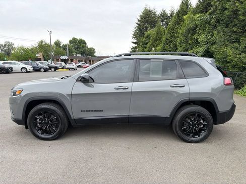 Used 2023 Jeep Cherokee Altitude Lux AWD/4WD image 3