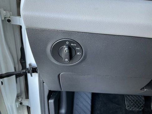 Used 2022 Volkswagen Taos SE image 23