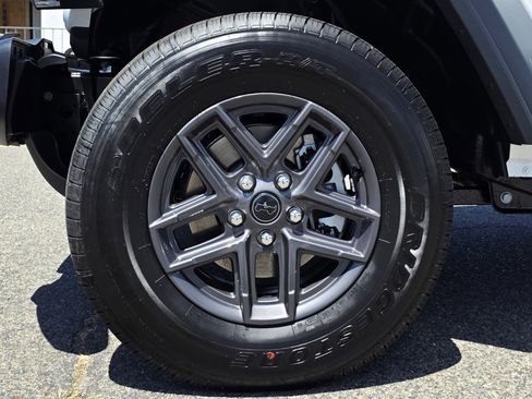 New 2025 Jeep Gladiator Sport image 8