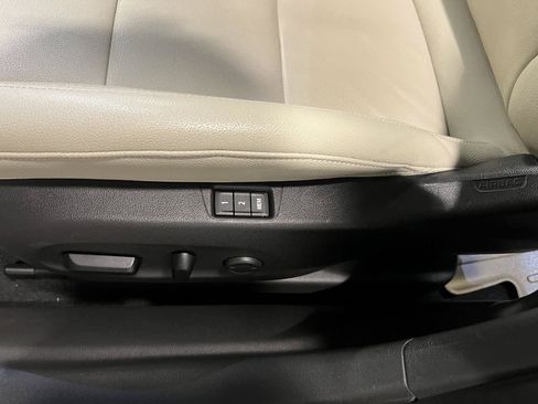 Used 2019 Buick Regal Essence w/ Driver Confidence Package I AWD/4WD image 25