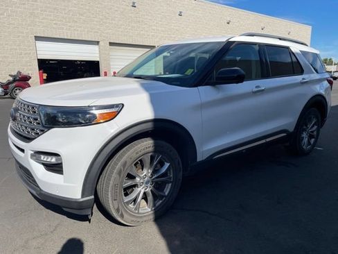 Used 2022 Ford Explorer Limited AWD/4WD image 4