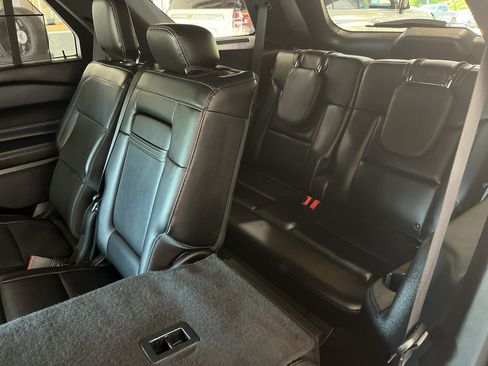 Used 2020 Ford Explorer Limited RWD image 16
