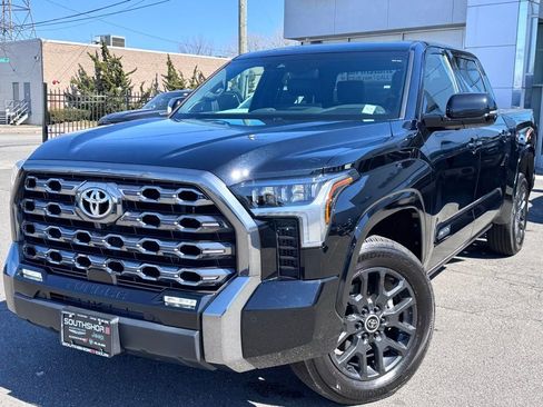 Used 2024 Toyota Tundra Platinum AWD/4WD image 3