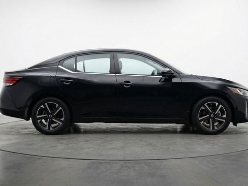 Used 2025 Nissan Sentra SV image 11