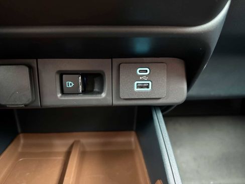 Used 2024 Ford Maverick Lariat w/ 4K Tow Package image 30