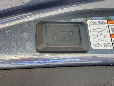 Used 2014 Toyota RAV4 Limited FWD image 9