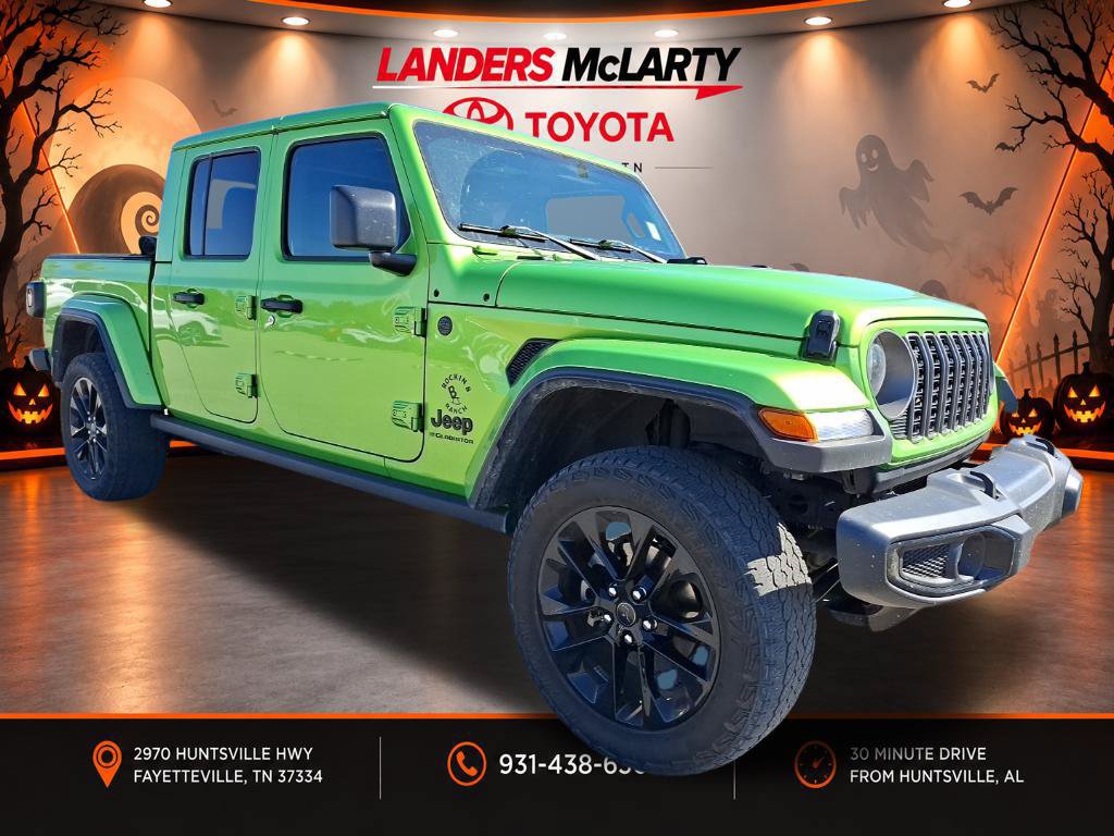 Used 2025 Jeep Gladiator Sport AWD/4WD image 1