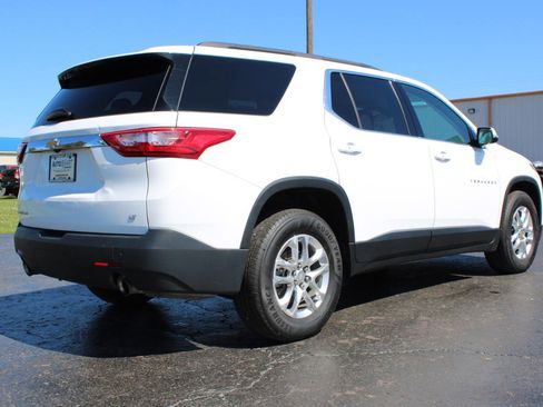 Used 2020 Chevrolet Traverse LT w/ Driver Confidence II Package image 4