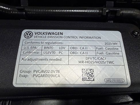 Used 2023 Volkswagen Golf 20th Anniversary Edition AWD/4WD image 37