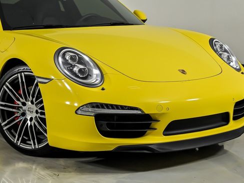 Used 2015 Porsche 911 Carrera 4S AWD/4WD image 3