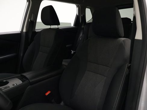 Used 2025 Nissan Rogue SV FWD image 13
