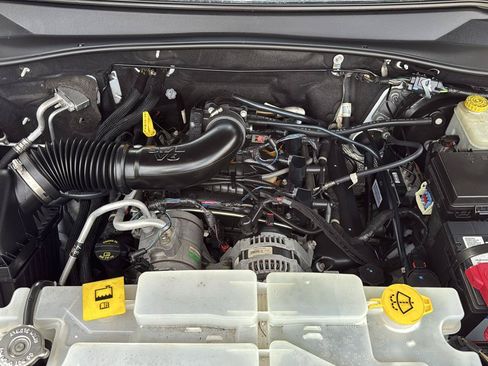 Used 2012 Jeep Liberty Sport RWD image 42