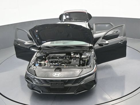 Used 2024 Hyundai Elantra SEL image 72