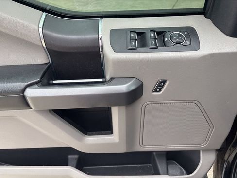 Used 2018 Ford F150 XLT image 10