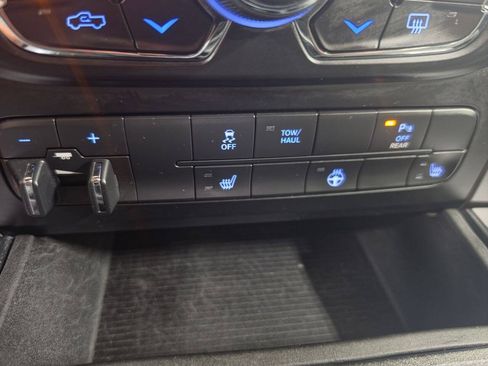 Used 2021 RAM 1500 Warlock AWD/4WD image 40