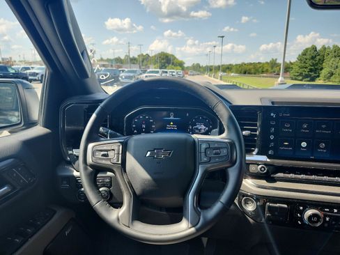 Certified 2024 Chevrolet Silverado 1500 ZR2 w/ Technology Package AWD/4WD image 15