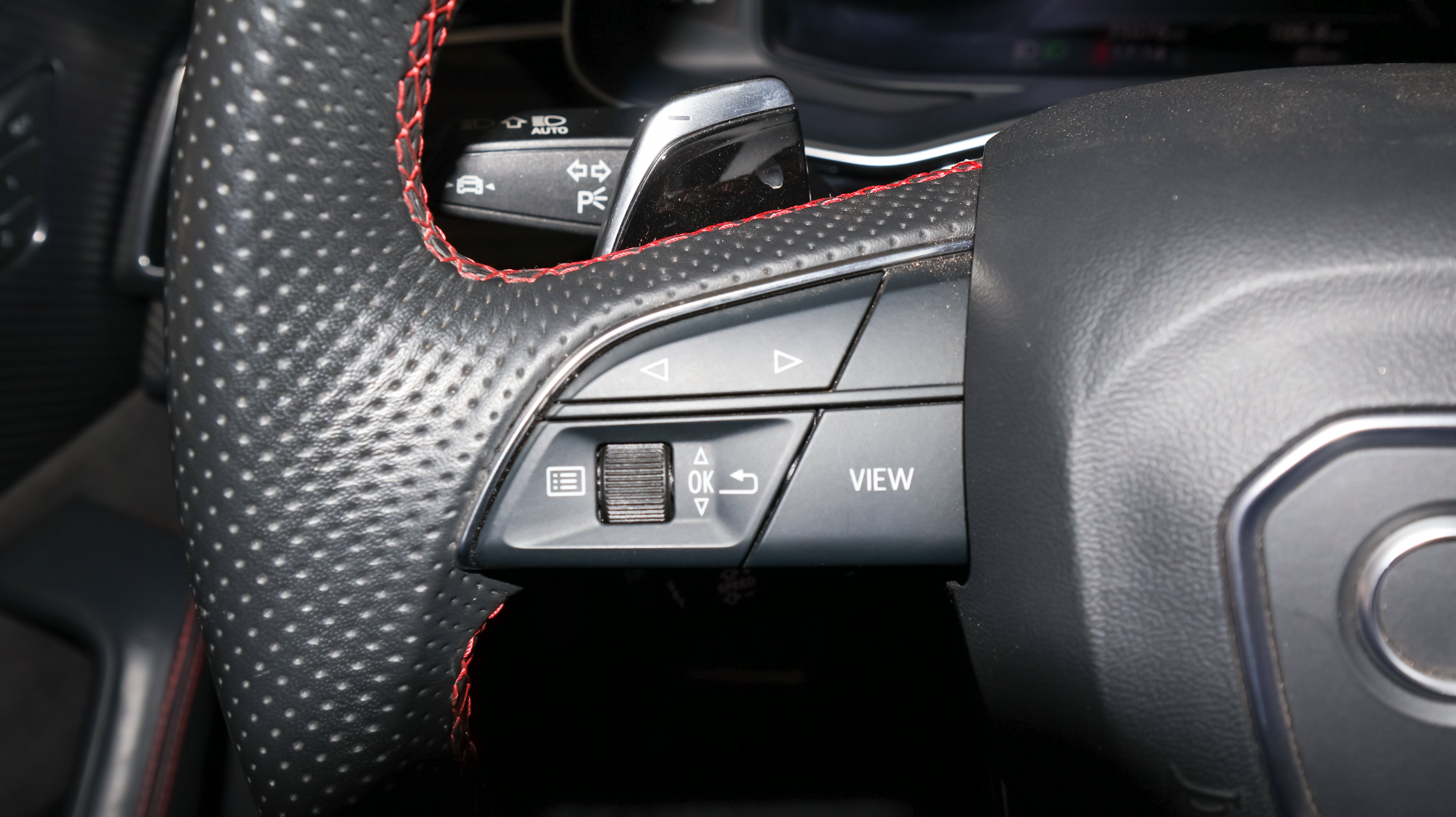 Used 2022 Audi RS Q8 AWD/4WD image 38