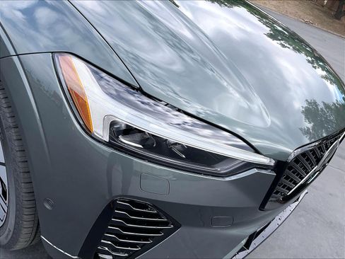 New 2026 Volvo XC60 T8 Plus w/ Protection Package Premier image 32