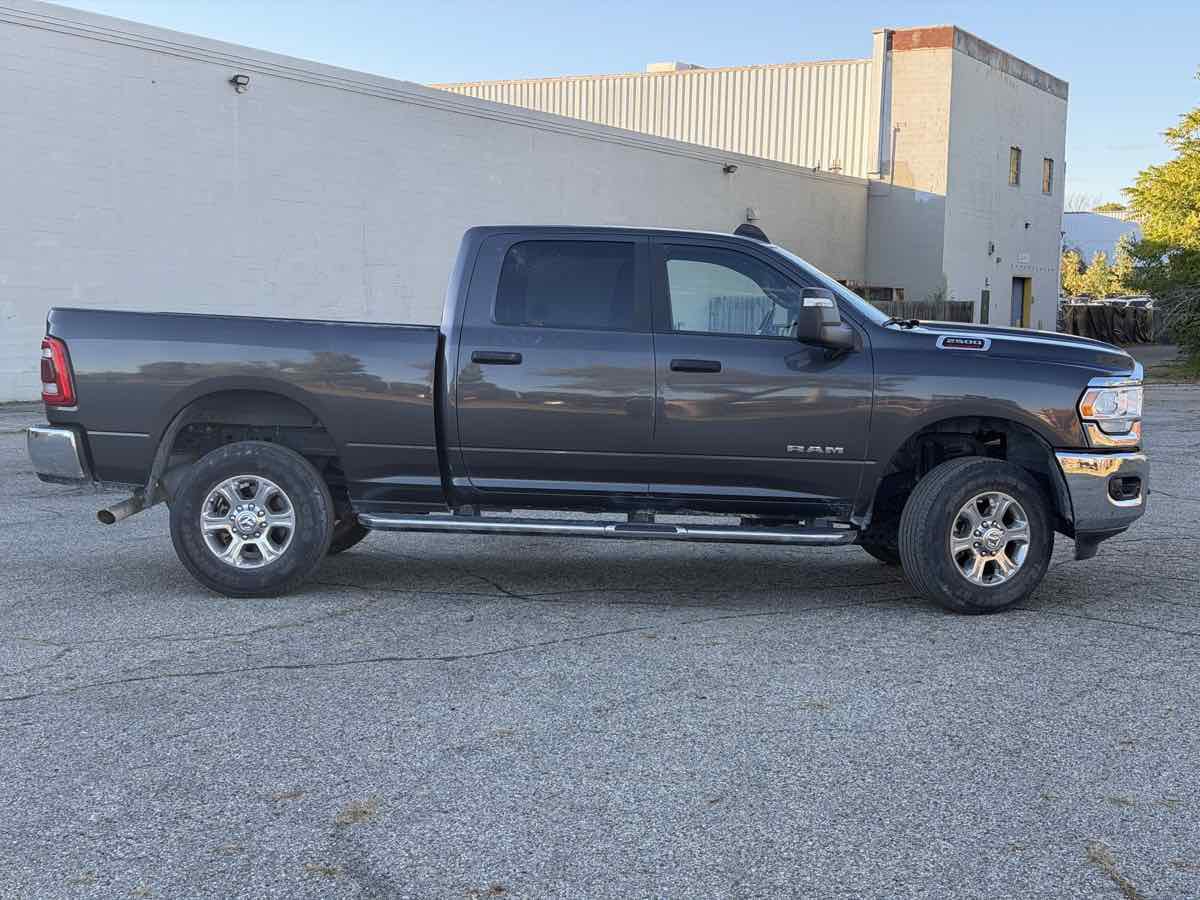 Used 2024 RAM 2500 Big Horn w/ Towing Technology Group AWD/4WD image 4