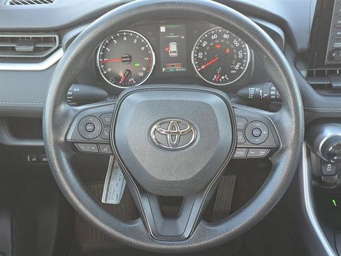 Used 2022 Toyota RAV4 XLE image 16