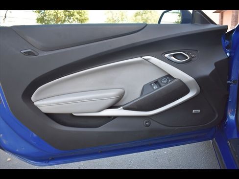 Used 2021 Chevrolet Camaro LT w/ RS Package image 20