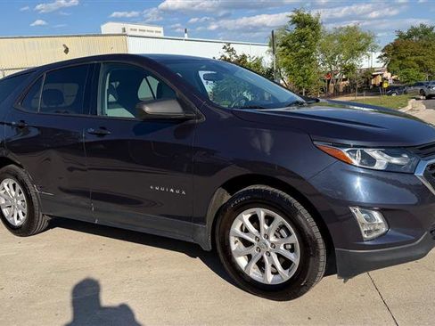 Used 2019 Chevrolet Equinox LS w/ LS Convenience Package AWD/4WD image 5